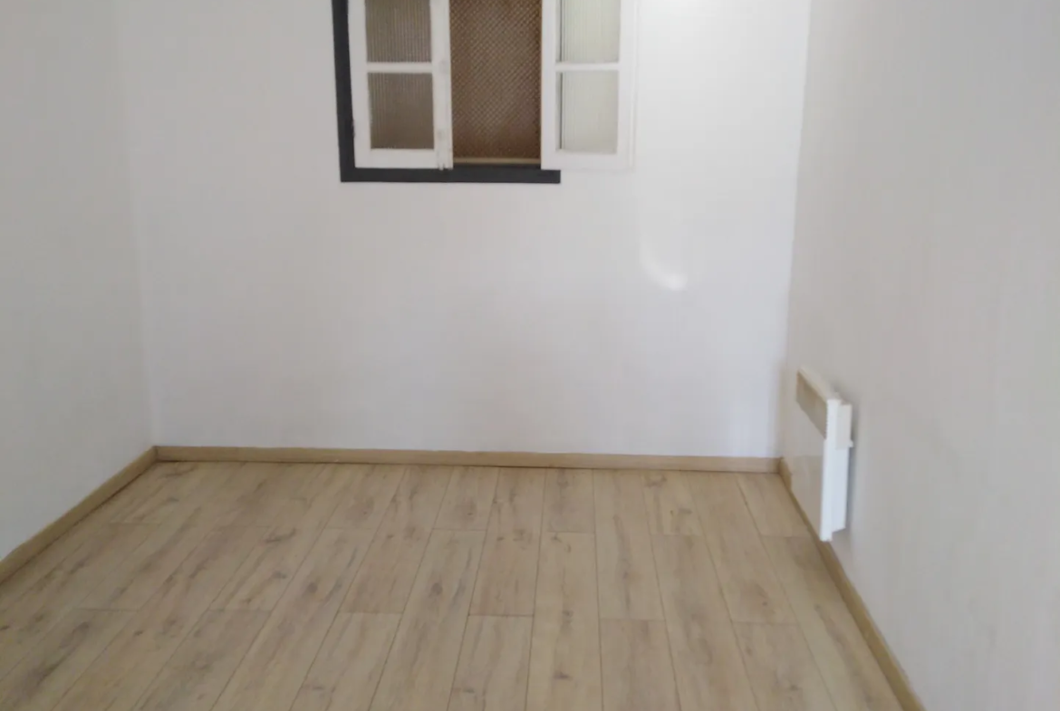 Immeuble à vendre à Perpignan avec garage et 3 logements 