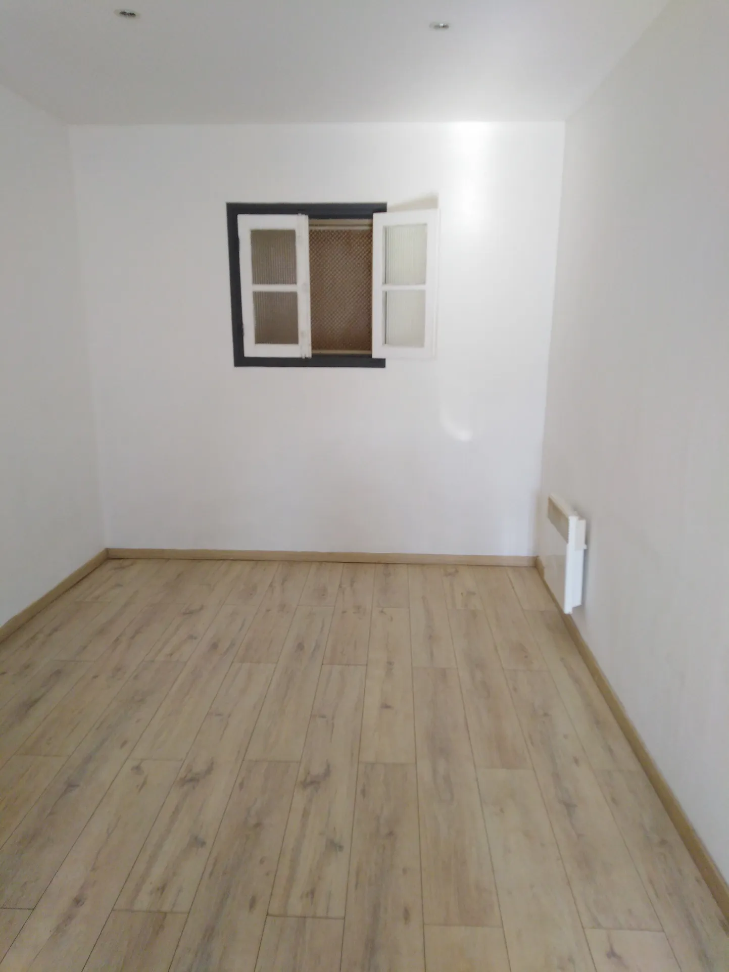 Immeuble à vendre à Perpignan avec garage et 3 logements 