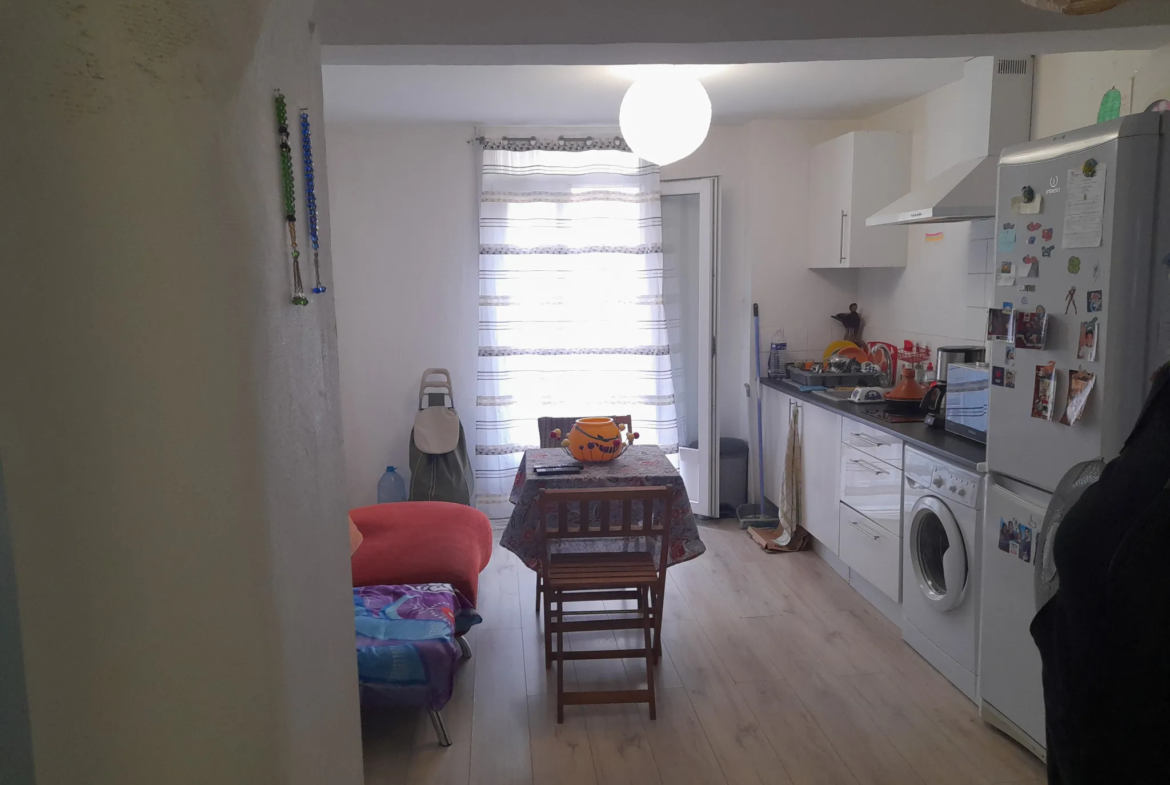 Immeuble à vendre à Perpignan avec garage et 3 logements 