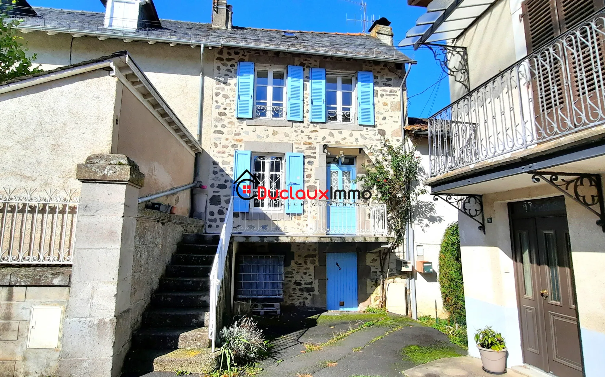 Très belle maison de bourg en pierre à Ytrac 