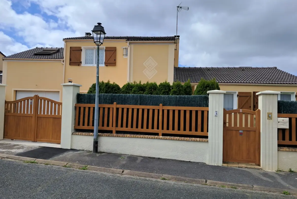 Maison Viager Occupé 135 m² à Lesigny - 4 Chambres 