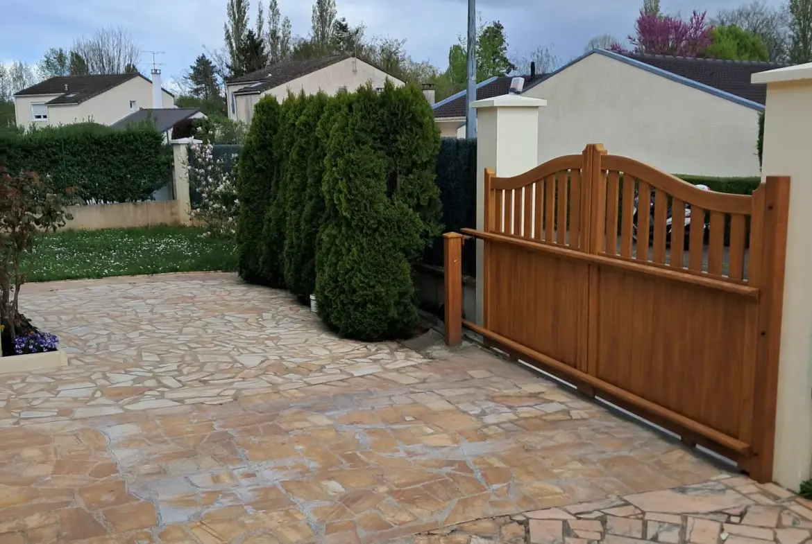 Maison Viager Occupé 135 m² à Lesigny - 4 Chambres 