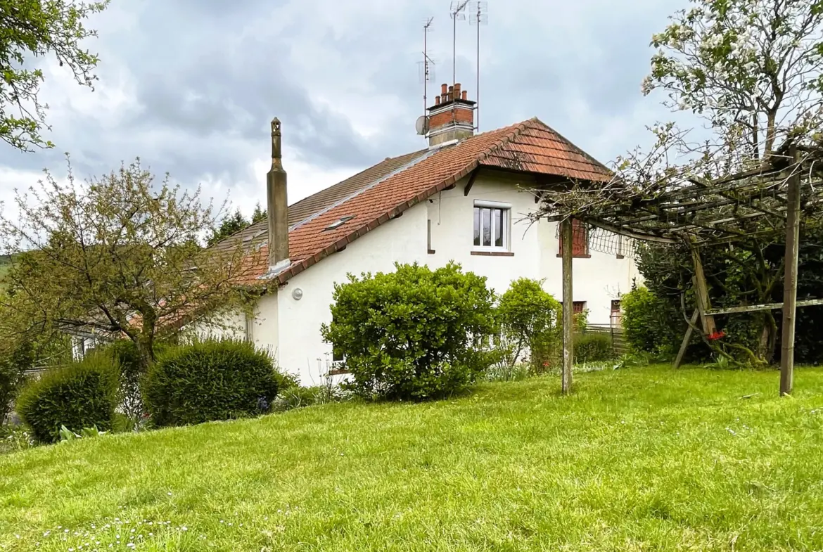 Maison à vendre à Prémery - 2 chambres et jardin spacieux 