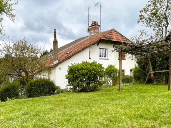 Maison à vendre à Prémery - 2 chambres et jardin spacieux