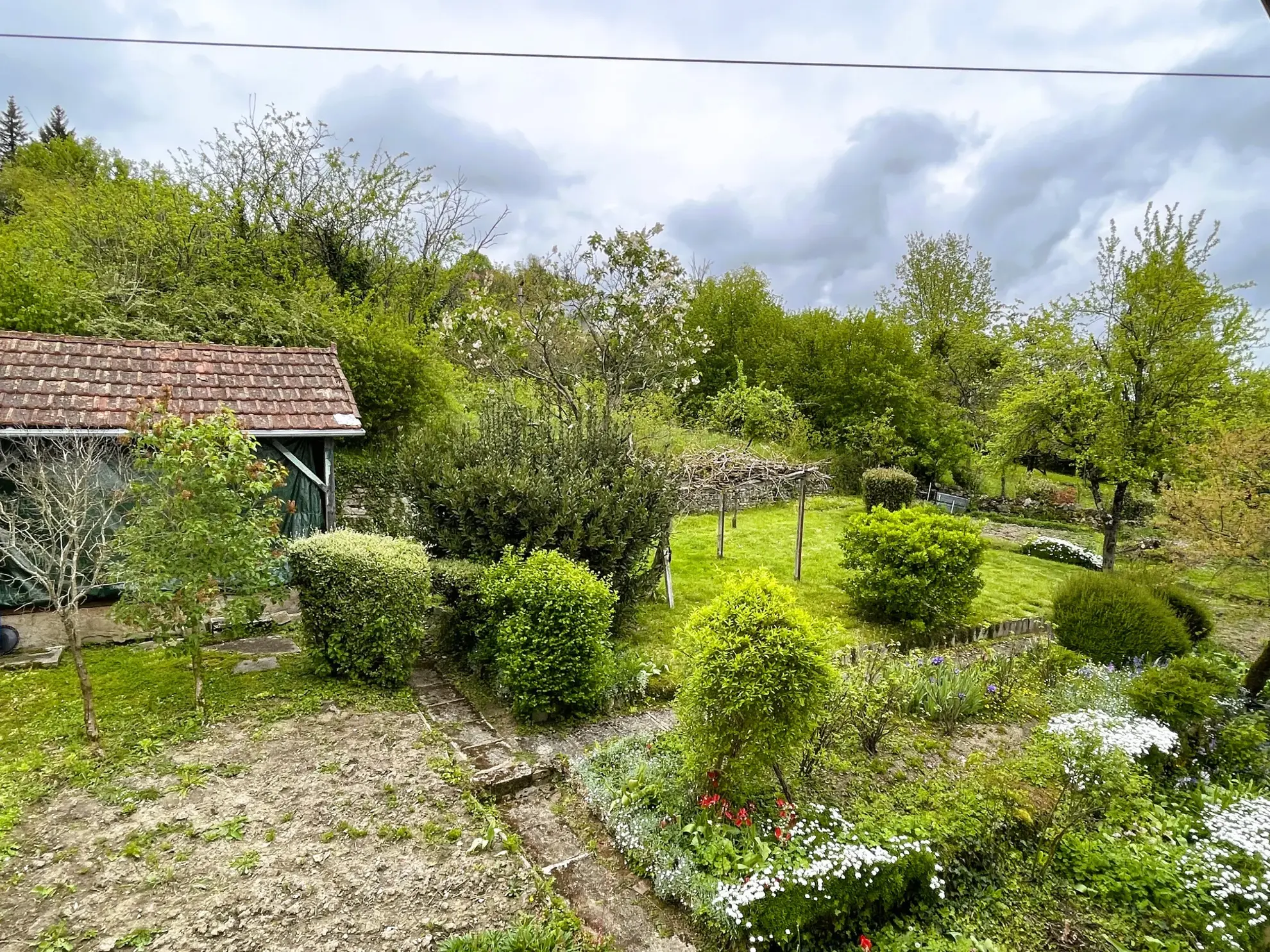 Maison à vendre à Prémery - 2 chambres et jardin spacieux 