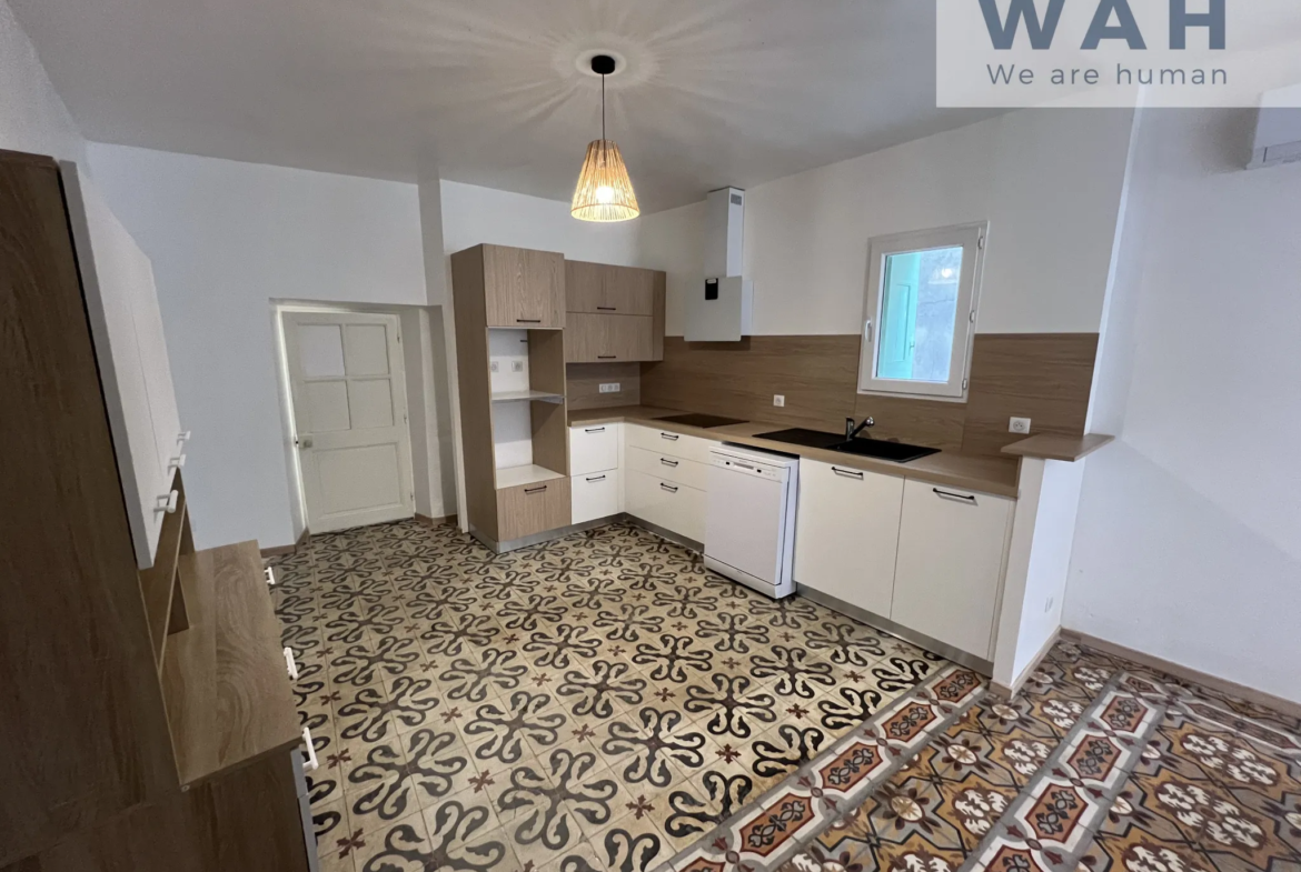 Maison de village rénovée 4 pièces à Ceyras, 34800 