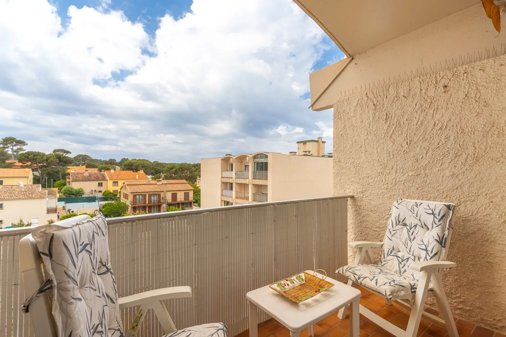 Studio idéal au Brusc avec balcon et parking 