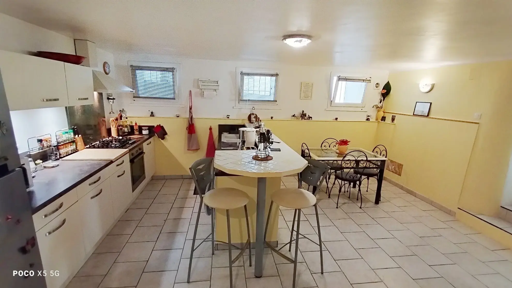 Maison de village T4 rénovée à Saint-Saturnin-les-Avignon - 240 000 € 