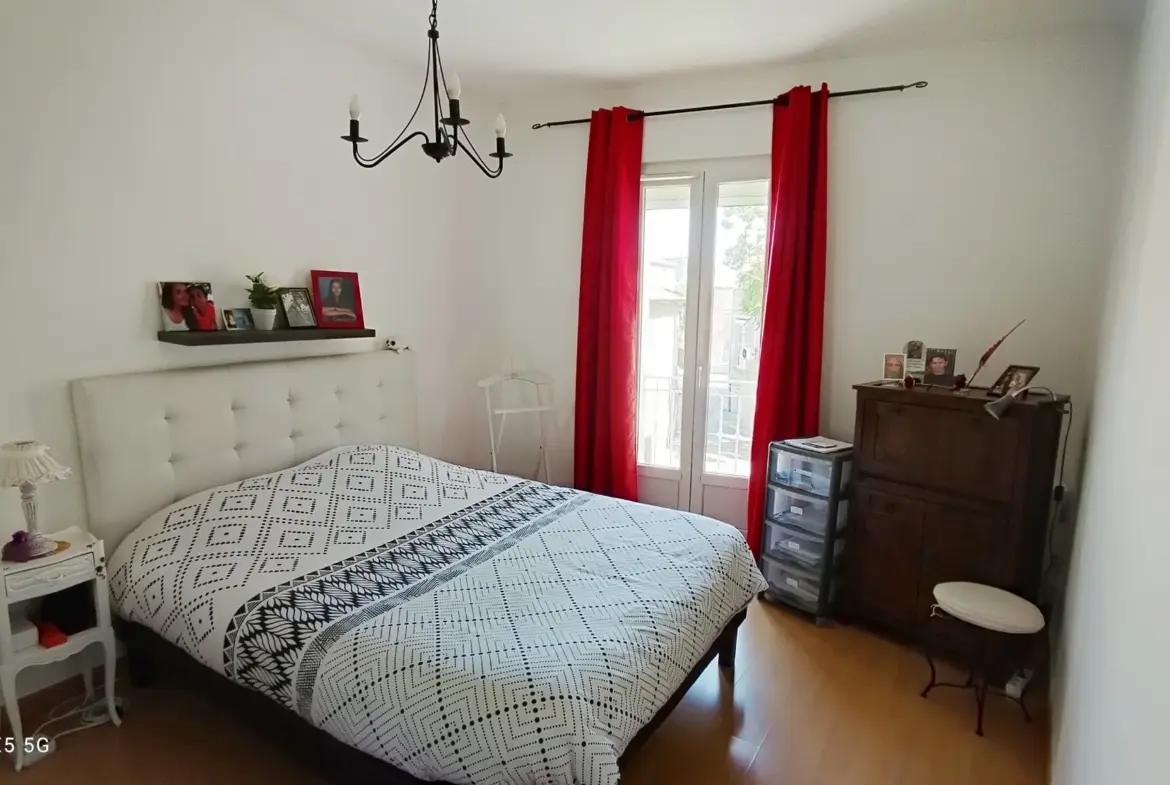 Maison de village T4 rénovée à Saint-Saturnin-les-Avignon - 240 000 € 