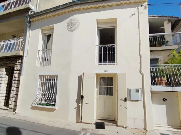 Maison de village T4 rénovée à Saint-Saturnin-les-Avignon - 240 000 €