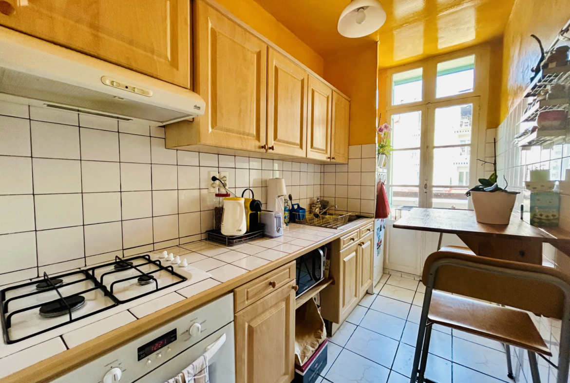 Appartement F3 à vendre à Amélie-les-Bains avec jardin et véranda 