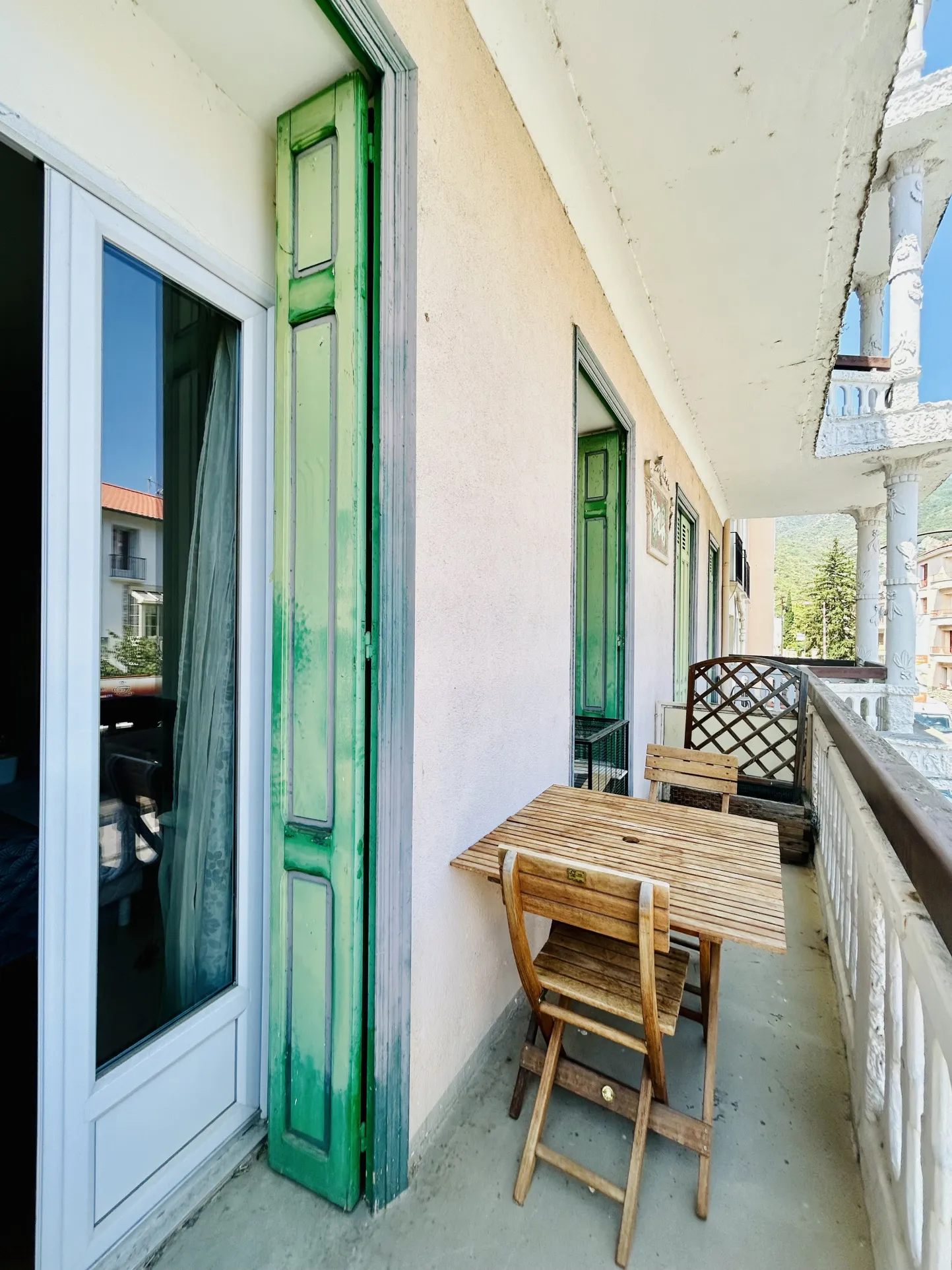 Appartement F3 à vendre à Amélie-les-Bains avec jardin et véranda 