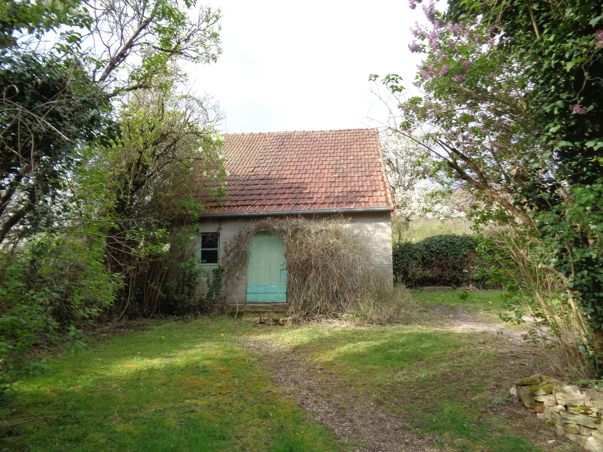 Maison indépendante à Nolay pour rapport locatif près de Prémery 