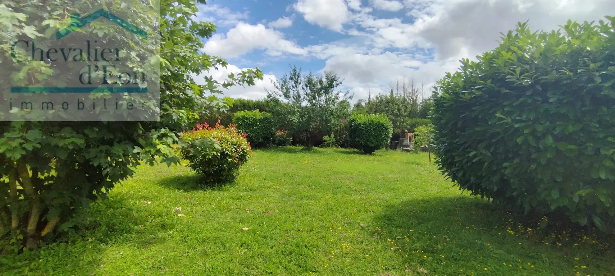 À vendre : Pavillon traditionnel avec jardin à Censy 