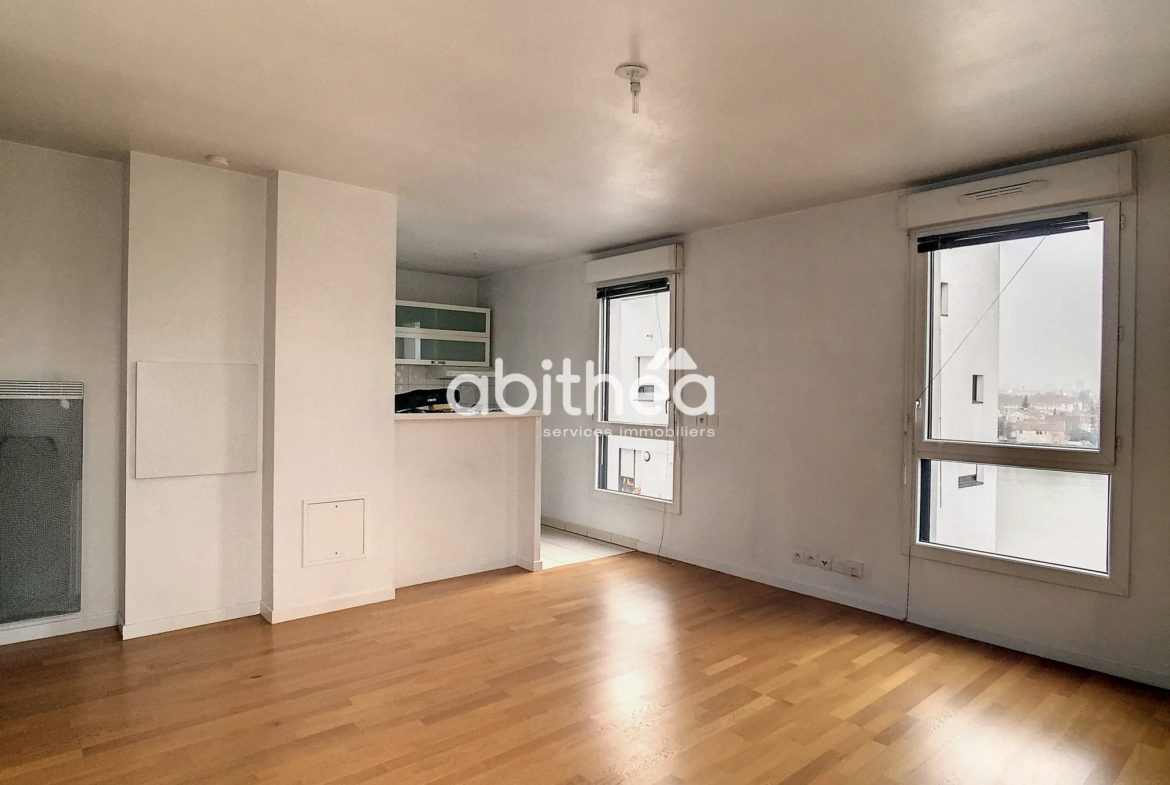 Studio à vendre avec terrasse et vue sur la Seine à Choisy-le-Roi 