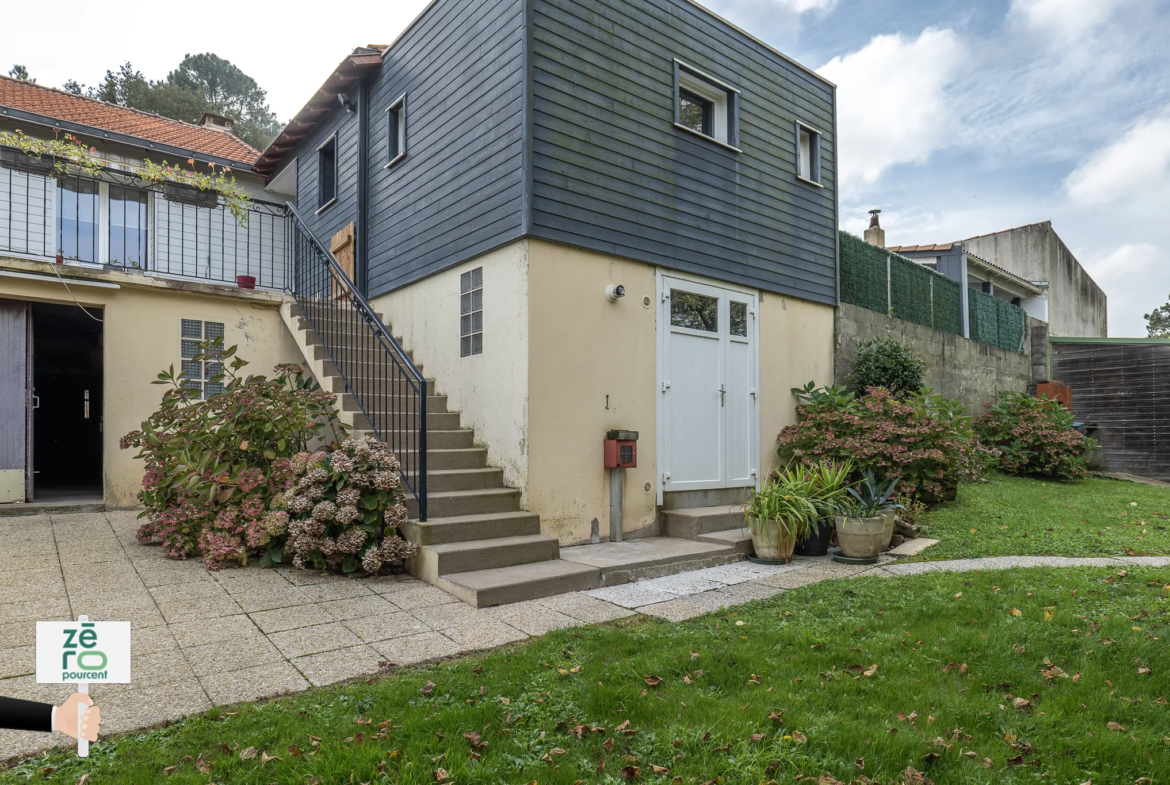 Maison familiale au Poiré sur Vie avec jardin et sous-sol 