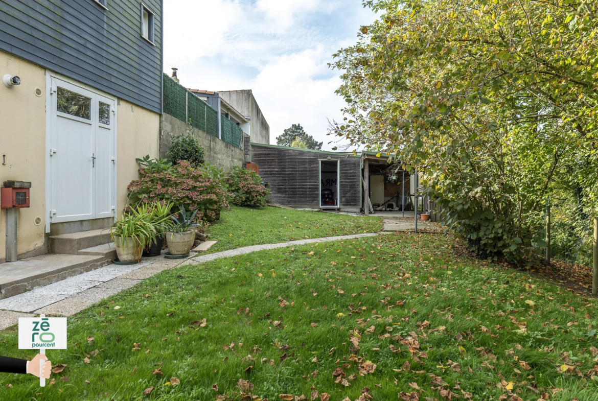 Maison familiale au Poiré sur Vie avec jardin et sous-sol 