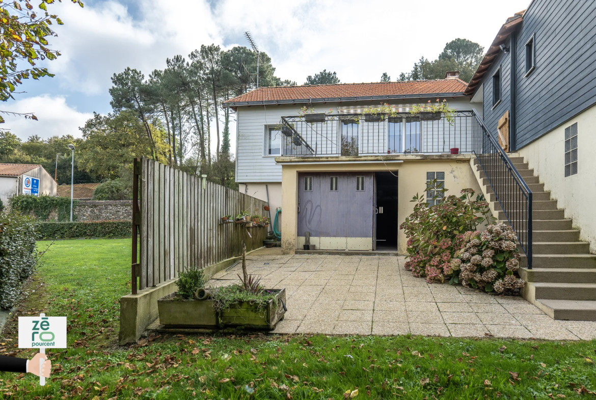 Maison familiale au Poiré sur Vie avec jardin et sous-sol 