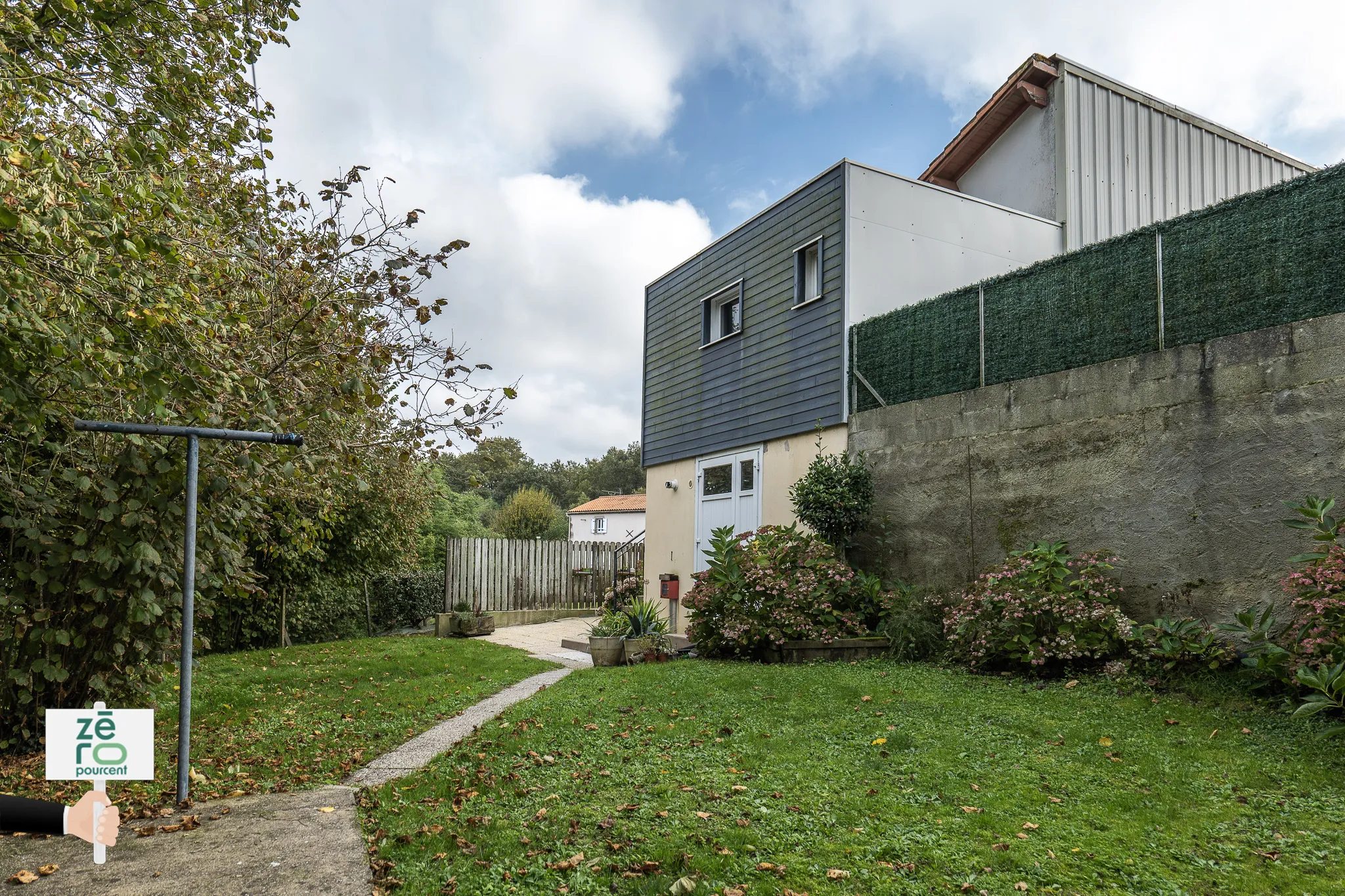 Maison familiale au Poiré sur Vie avec jardin et sous-sol 