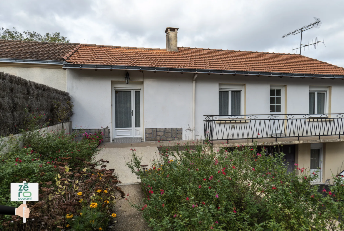 Maison familiale au Poiré sur Vie avec jardin et sous-sol 