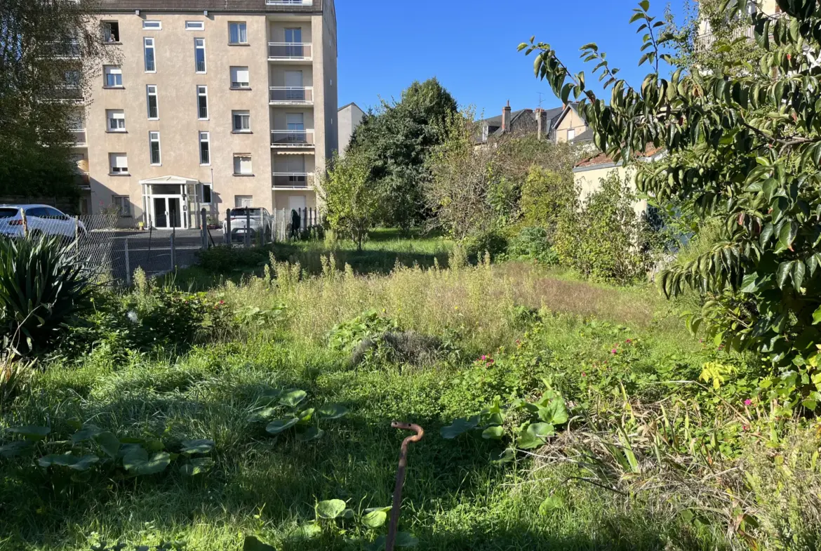 Terrain constructible disponible à Brive, 456 m2 