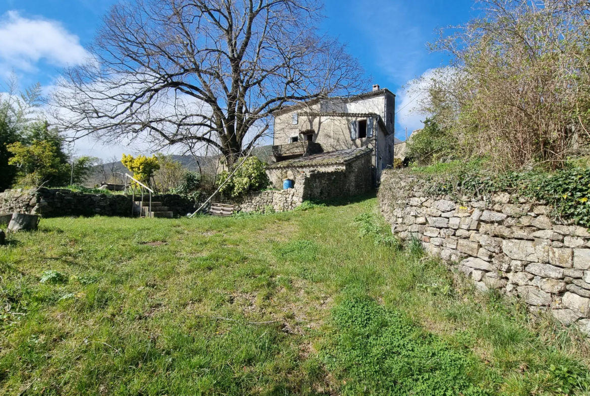 Vente Maison 8 pièces dans les Cévennes - Magnanerie avec terrains 