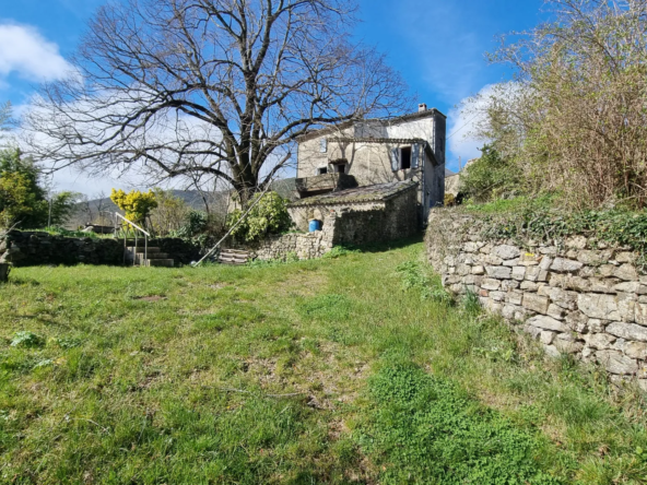 Vente Maison 8 pièces dans les Cévennes - Magnanerie avec terrains