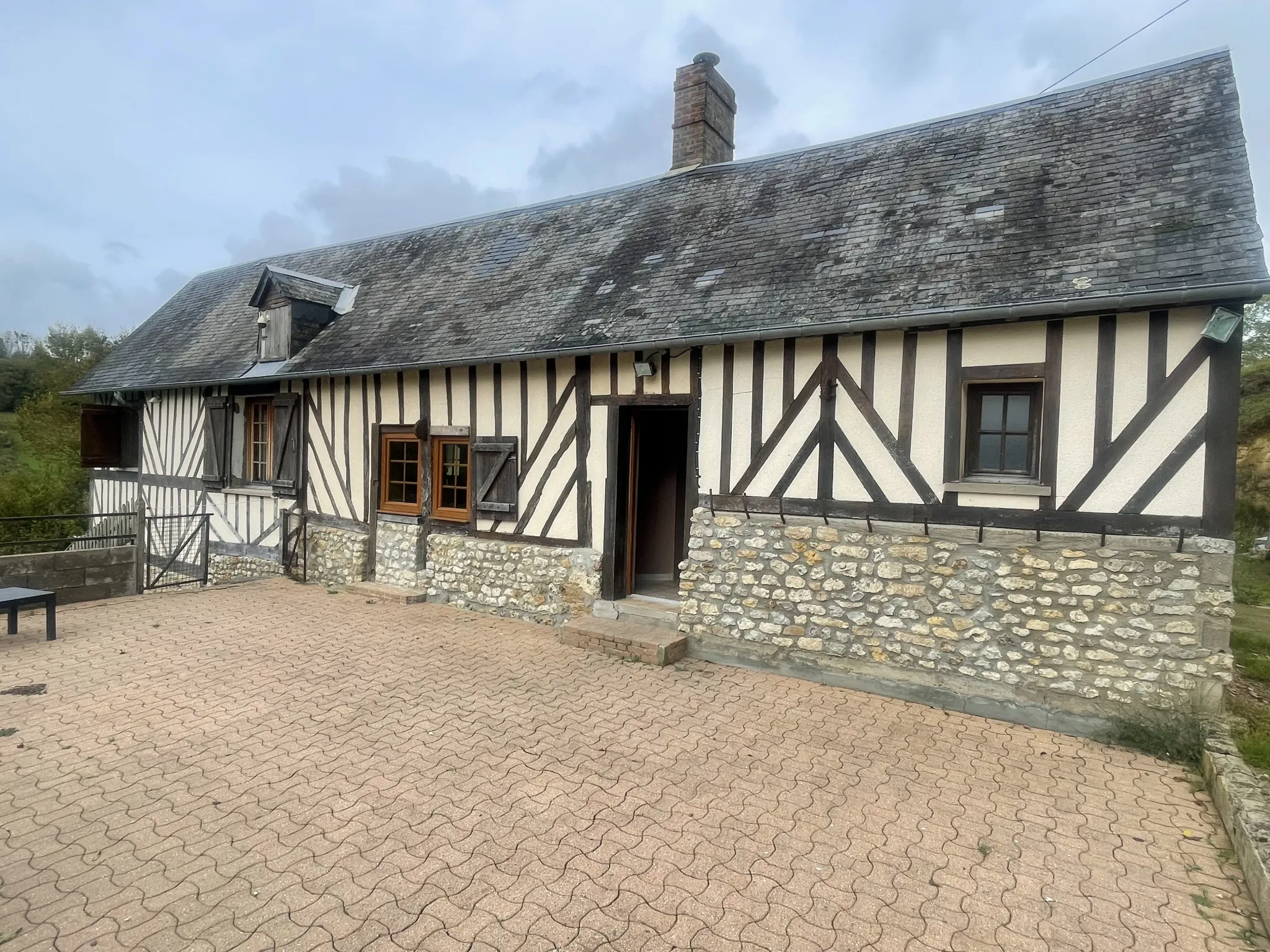 Maison en vente à Vimoutiers - 107 m² sur 4 hectares 