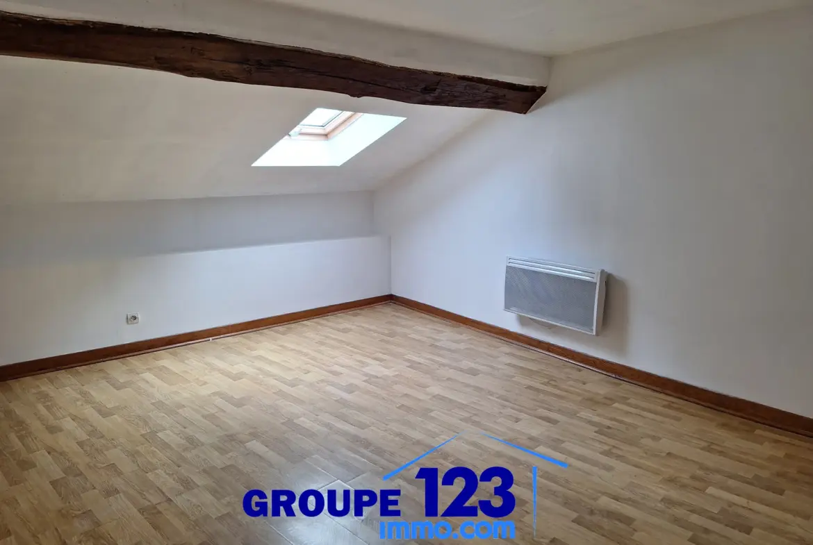 Maison T3 avec garage à vendre à St Cyr les Colons 