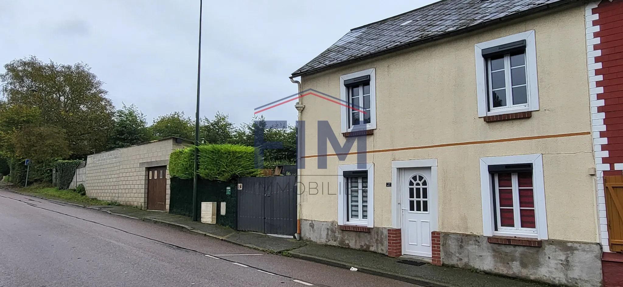 À vendre : Maison de ville à Envermeu avec 3 chambres 