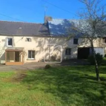 Maison à rénover avec jardin et dépendance à La Trinité Porhoët