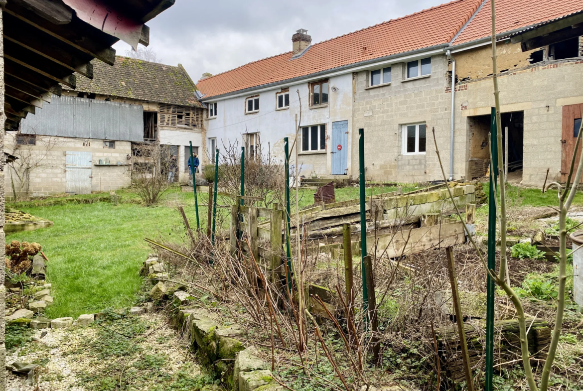 Authentique Ferme Atypique avec Grand Potentiel à Airaines 