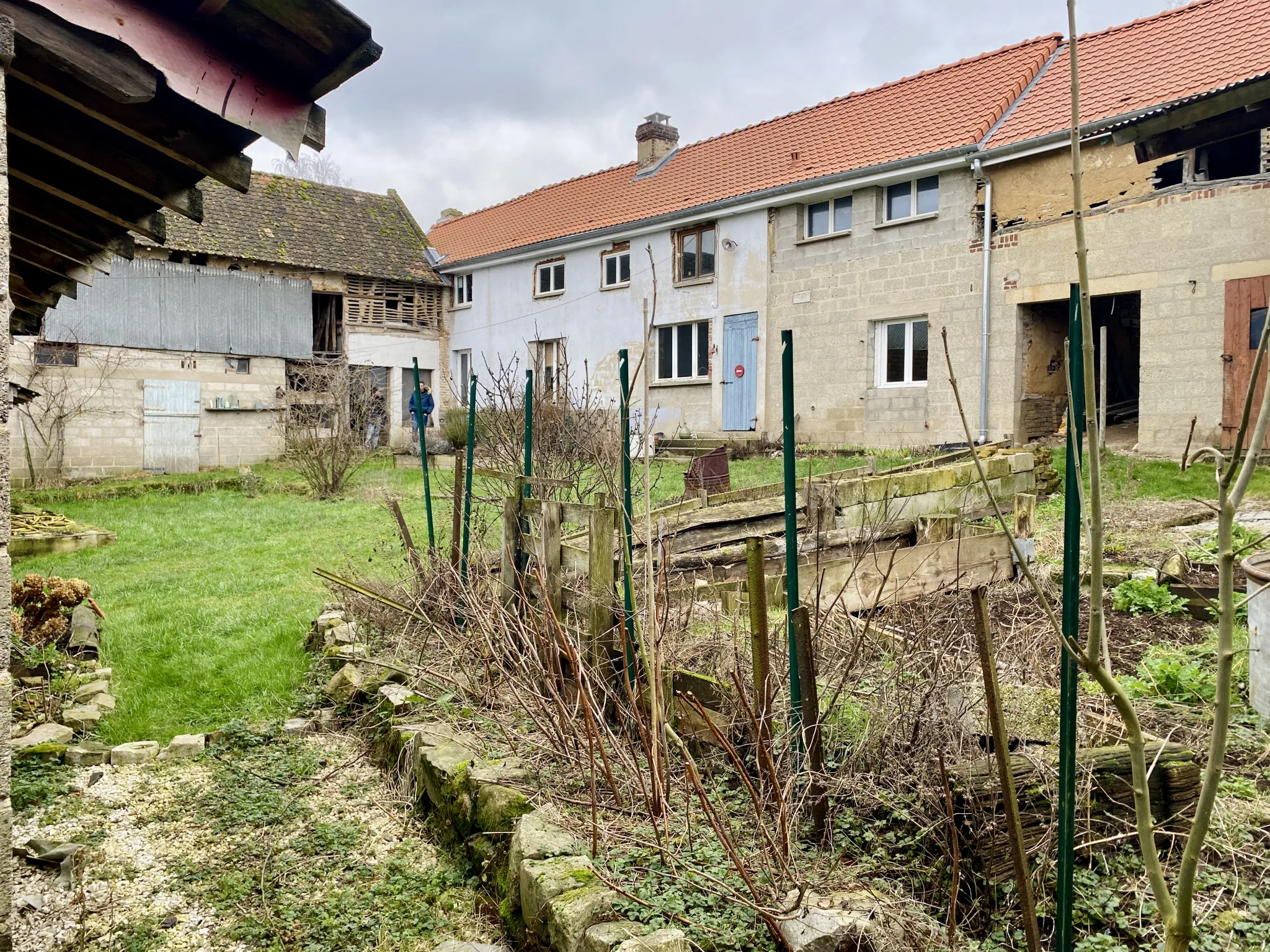 Authentique Ferme Atypique avec Grand Potentiel à Airaines 