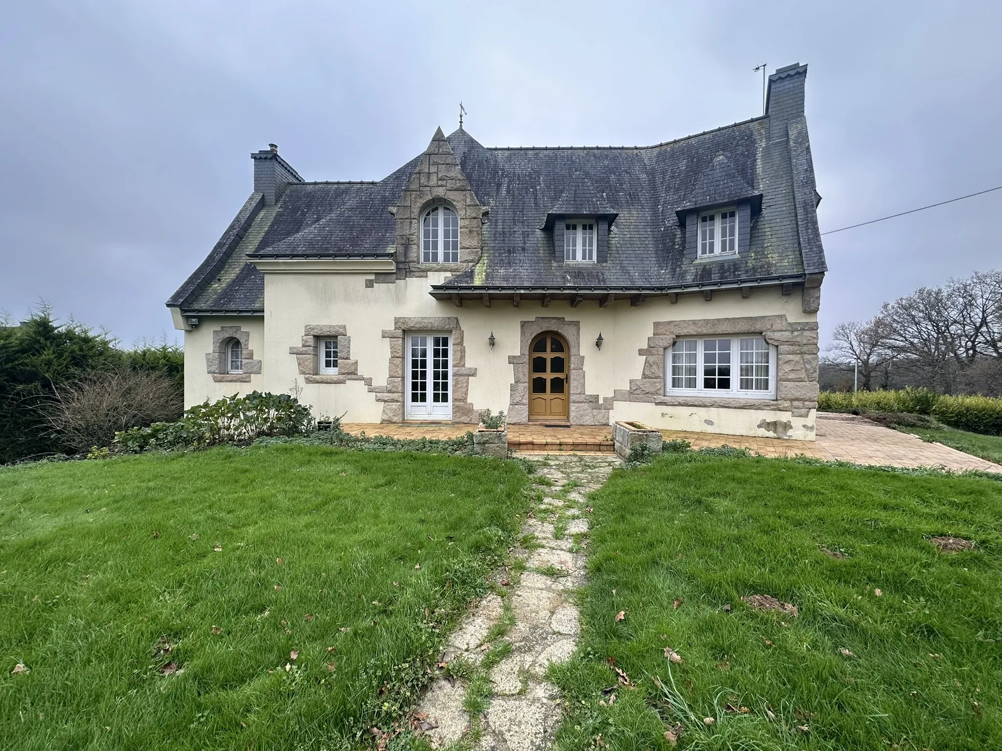 Maison spacieuse à vendre à Plumeliau - 173 m² 