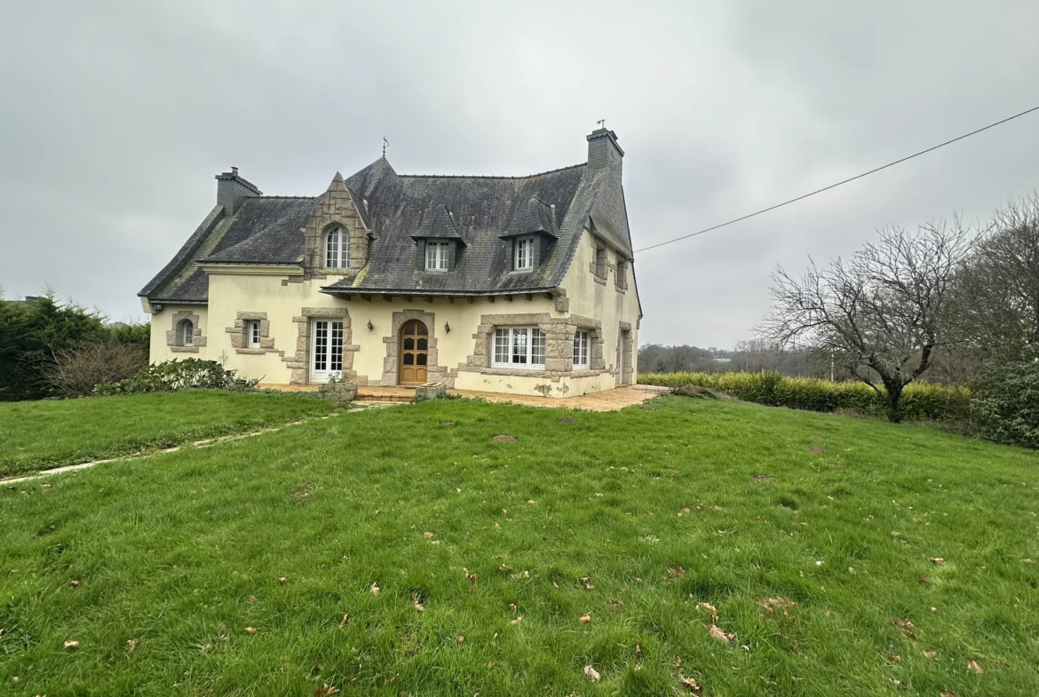 Maison spacieuse à vendre à Plumeliau - 173 m² 