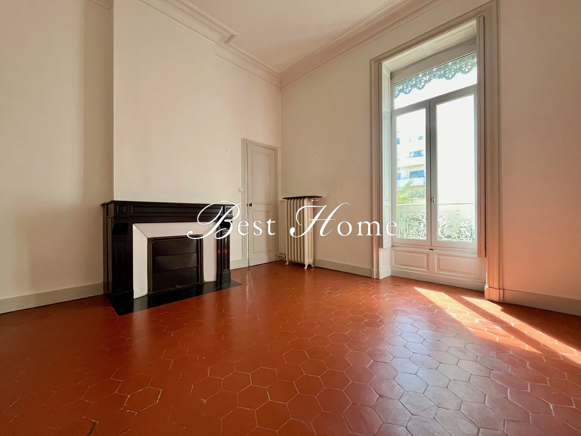 À vendre : Appartement bourgeois T3 de 100 m² à Nîmes 