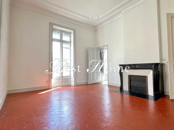 À vendre : Appartement bourgeois T3 de 100 m² à Nîmes