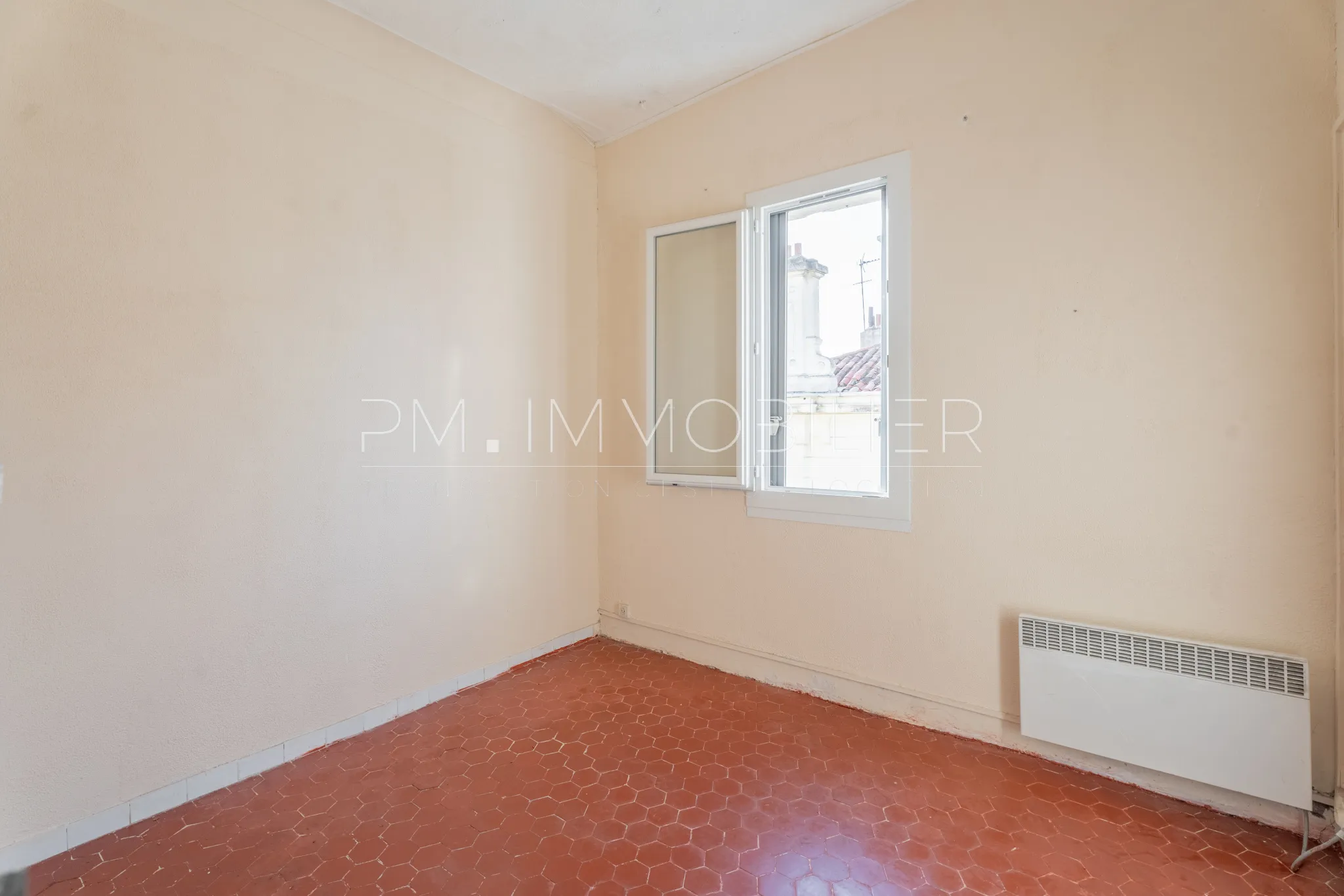 À vendre : Appartement 2 pièces de 34,71 m² à Marseille, quartier Camas 