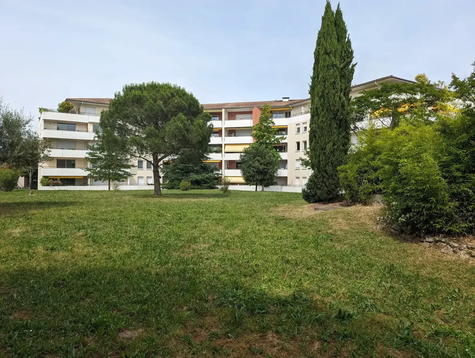 Appartement T2 dernier étage avec piscine aux portes de Toulouse 