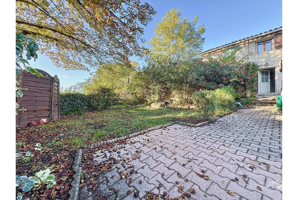 Maison Mitoyenne à Pourcieux - 60 m² avec Jardin 