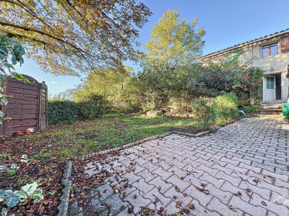 Maison Mitoyenne à Pourcieux - 60 m² avec Jardin