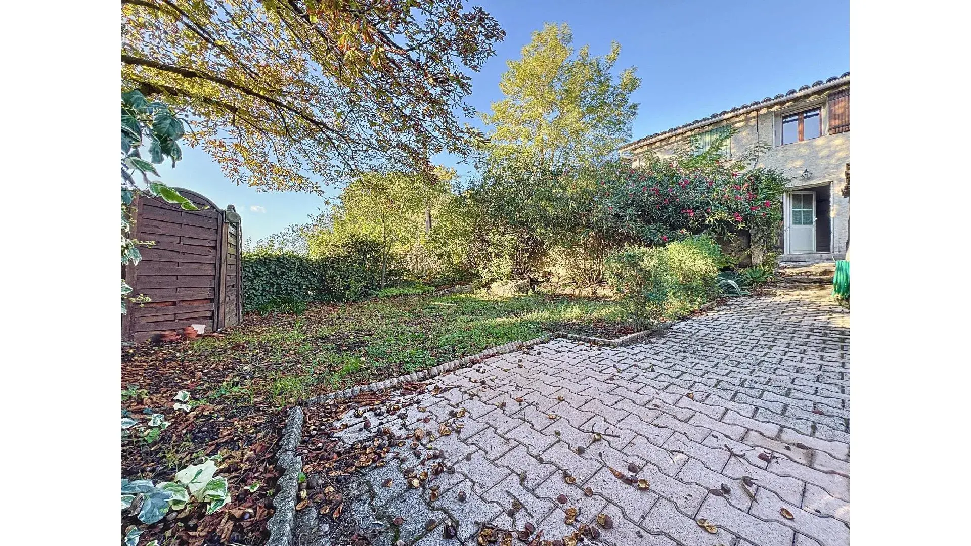 Maison Mitoyenne à Pourcieux - 60 m² avec Jardin 