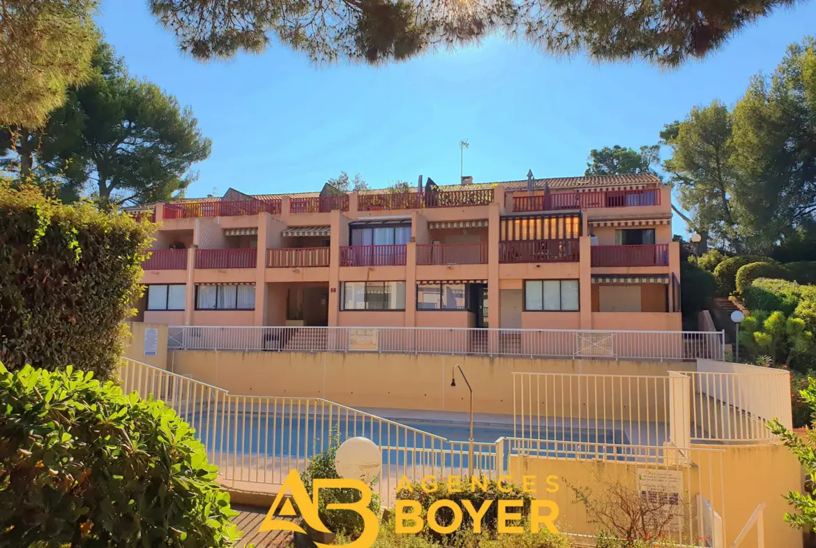 Appartement T2 à Bandol avec Piscine et Parking 