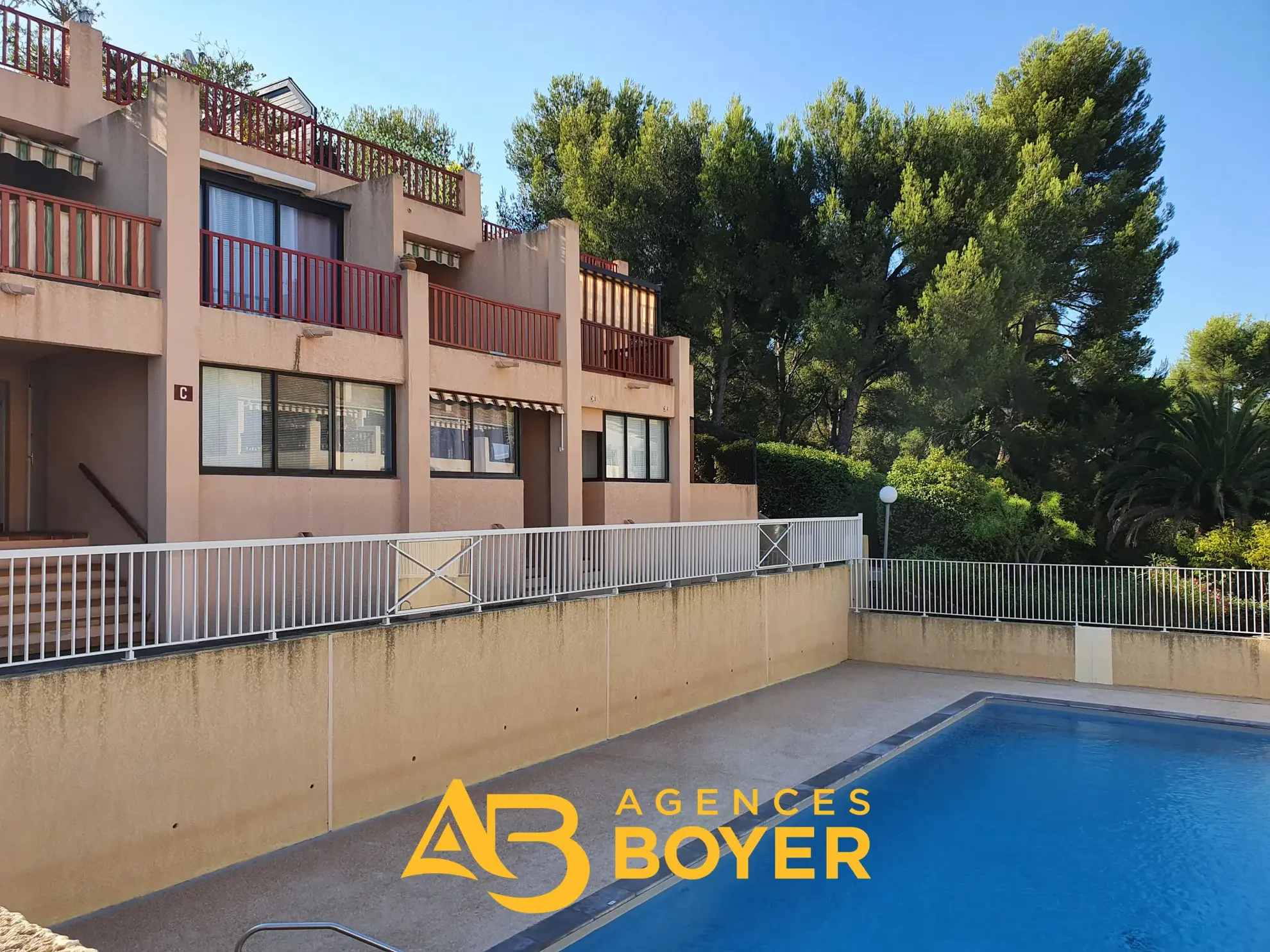 Appartement T2 à Bandol avec Piscine et Parking 