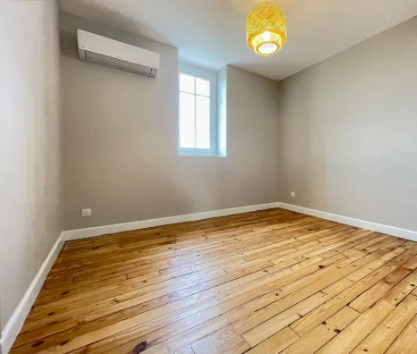 À vendre : Appartement F4 rénové au dernier étage à Brive 