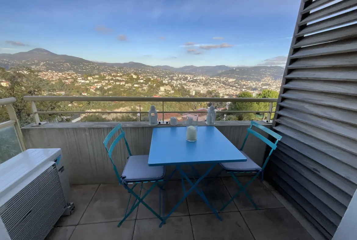 Studio meublé avec vue dégagée à Saint Pierre de Féric, Nice 