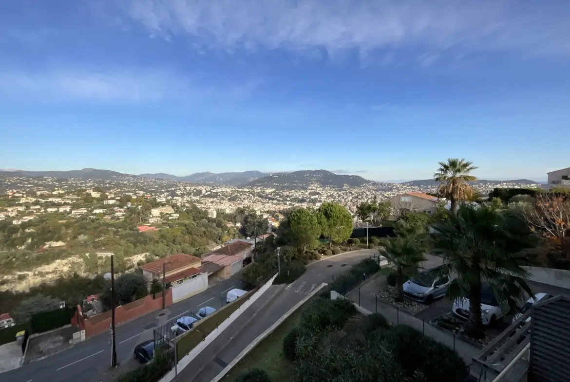 Studio meublé avec vue dégagée à Saint Pierre de Féric, Nice 