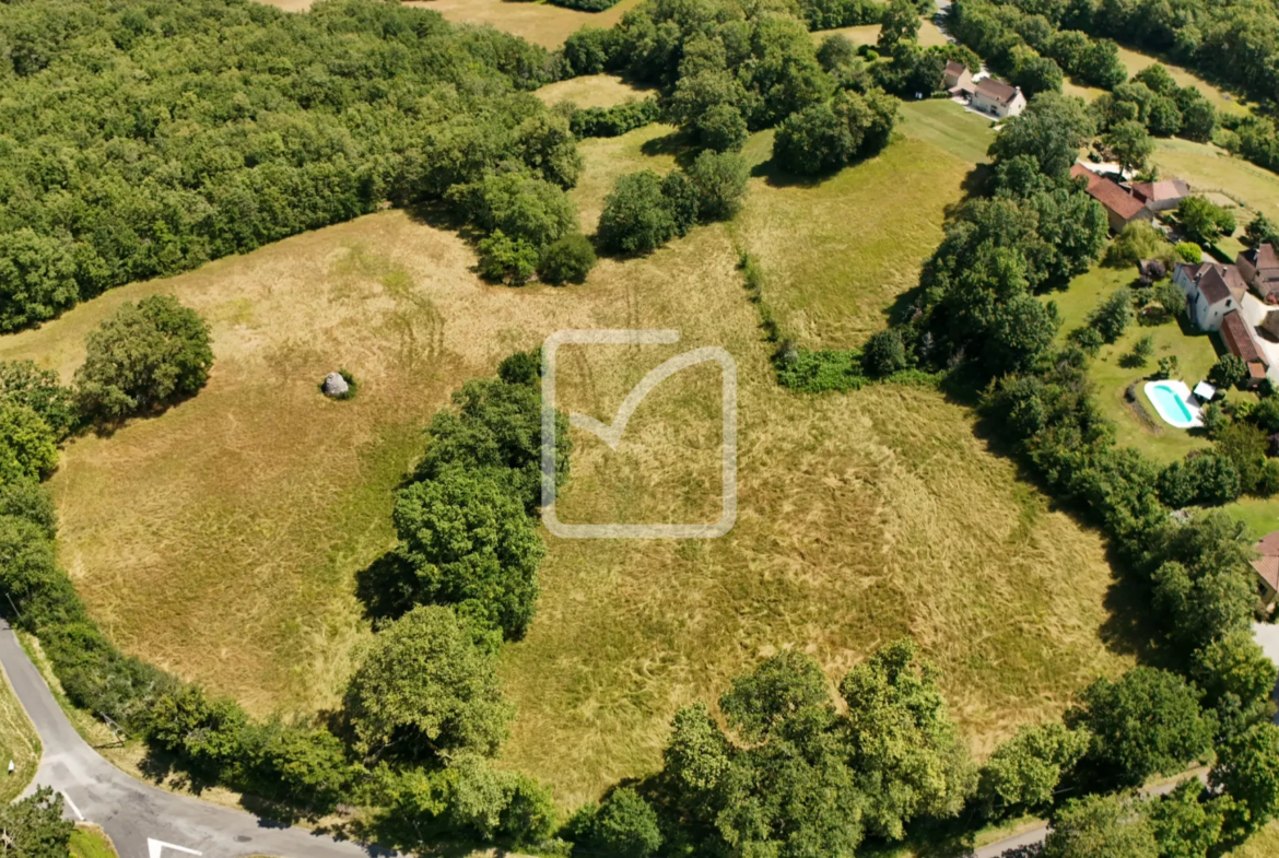 Terrain à Construire à Florimont-Gaumier : Environnement Calme et Proche des Tourismes 