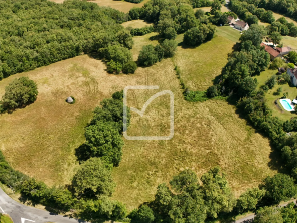 Terrain à Construire à Florimont-Gaumier : Environnement Calme et Proche des Tourismes