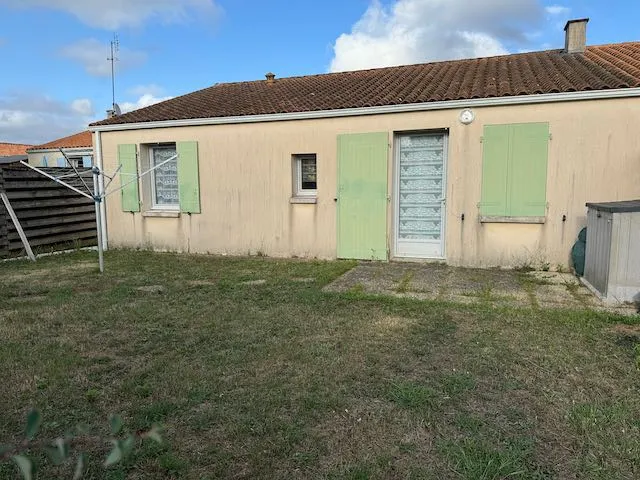 Maison de plain-pied à vendre avec 2 chambres à Sainte Hermine 